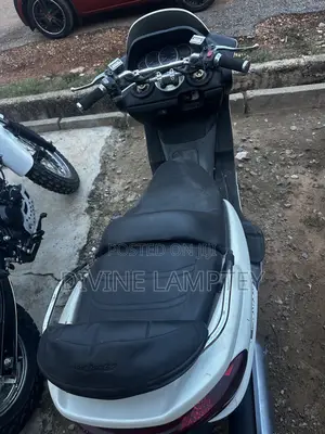 Yamaha Majesty 2011 White