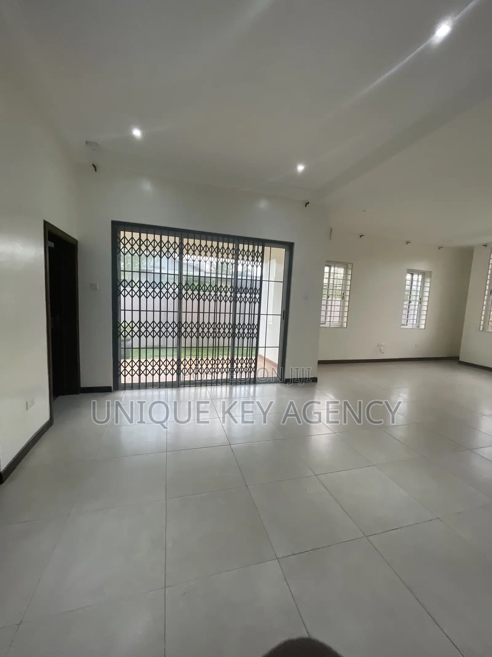 3bdrm House in Unique Key Agency, East Legon for rent
