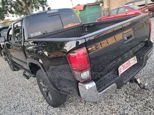 Toyota Tacoma 2022 Black