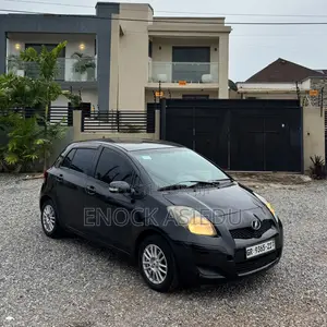 Toyota Vitz 1.3 AWD 3dr 2010 Black