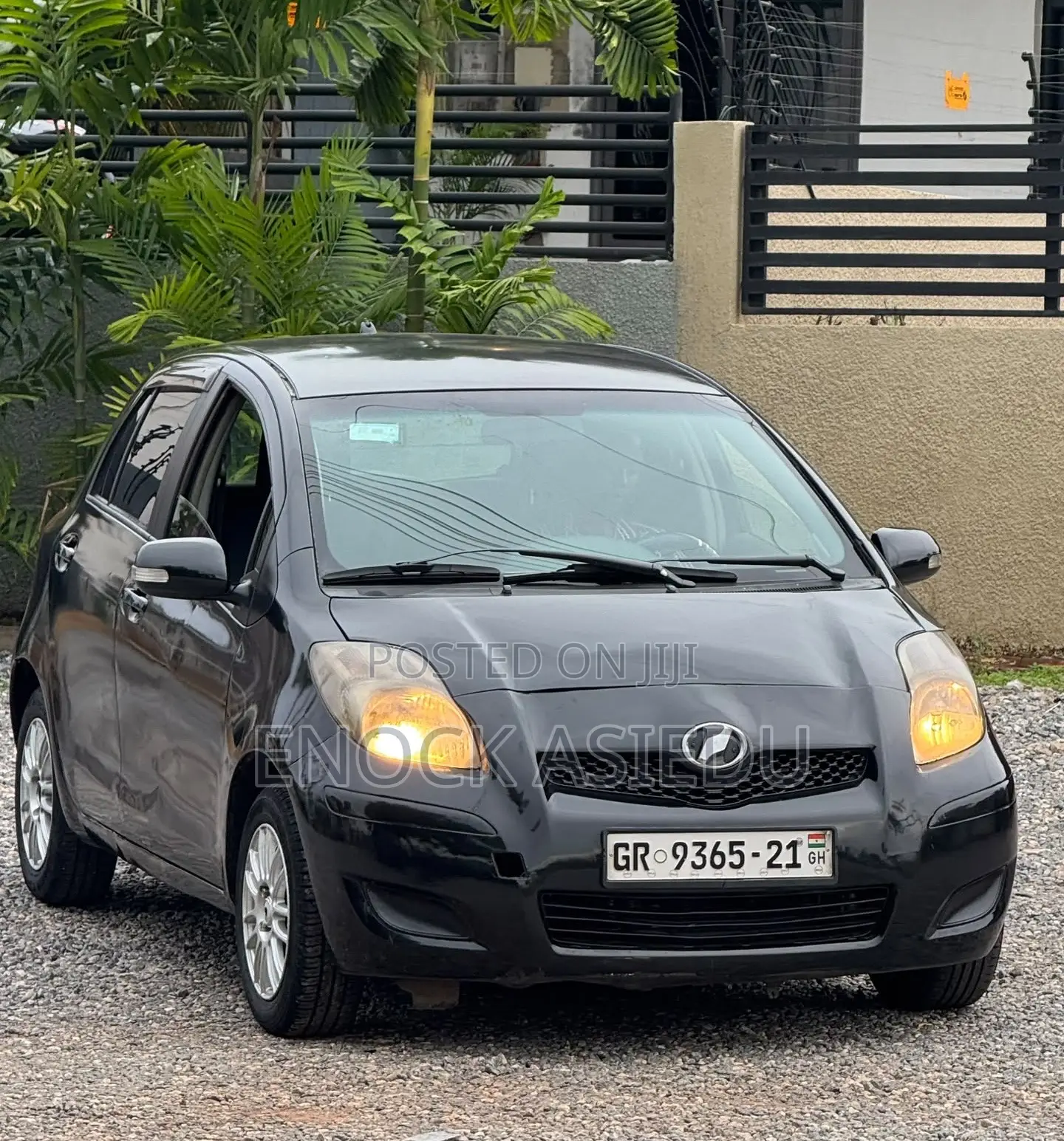 Toyota Vitz 1.3 AWD 3dr 2010 Black