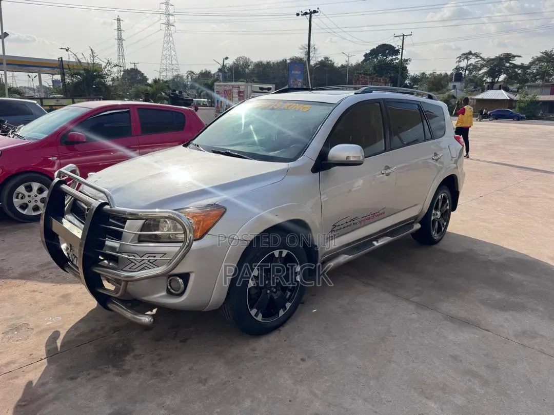 Toyota RAV4 2012 Silver