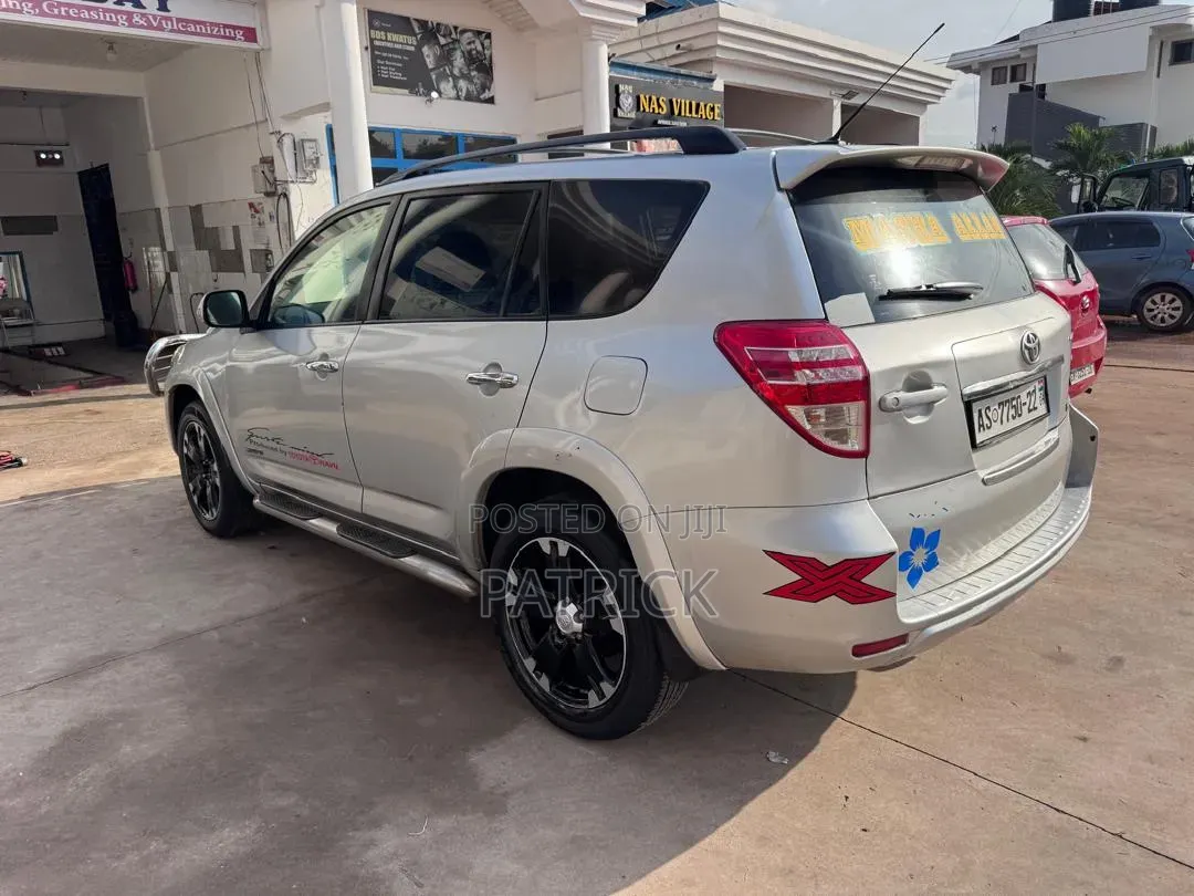 Toyota RAV4 2012 Silver