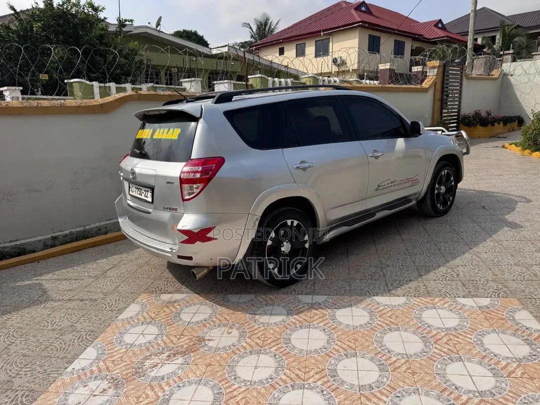 Toyota RAV4 2012 Silver