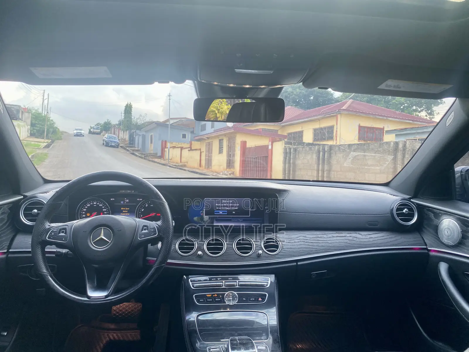 Mercedes-Benz E300 4Matic AWD Sedan (2.0L 4cyl 9A) 2017 Gray