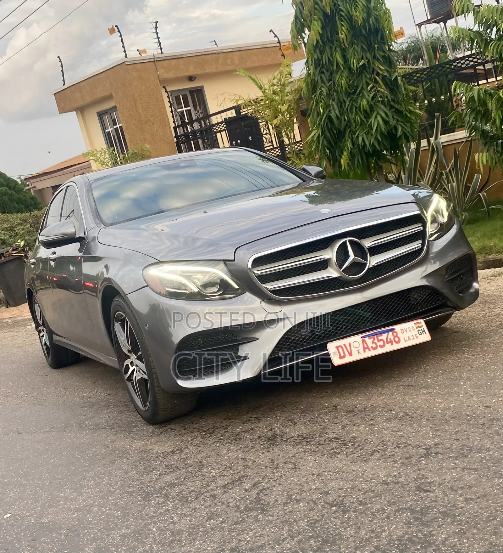 Mercedes-Benz E300 4Matic AWD Sedan (2.0L 4cyl 9A) 2017 Gray