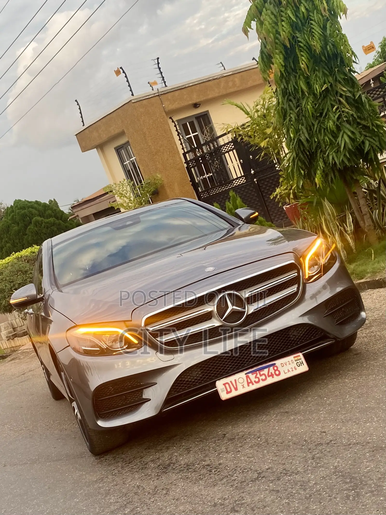 Mercedes-Benz E300 4Matic AWD Sedan (2.0L 4cyl 9A) 2017 Gray