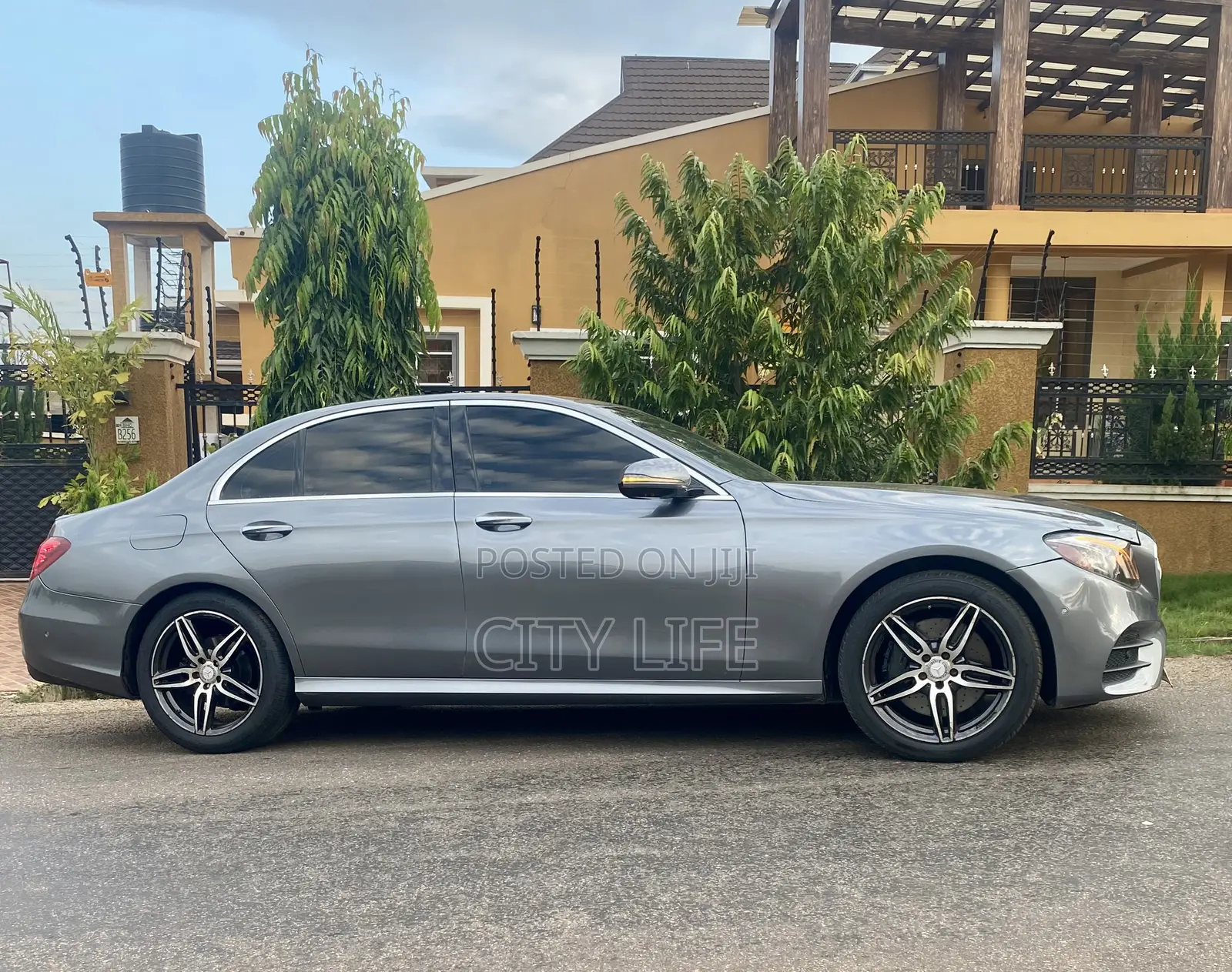 Mercedes-Benz E300 4Matic AWD Sedan (2.0L 4cyl 9A) 2017 Gray