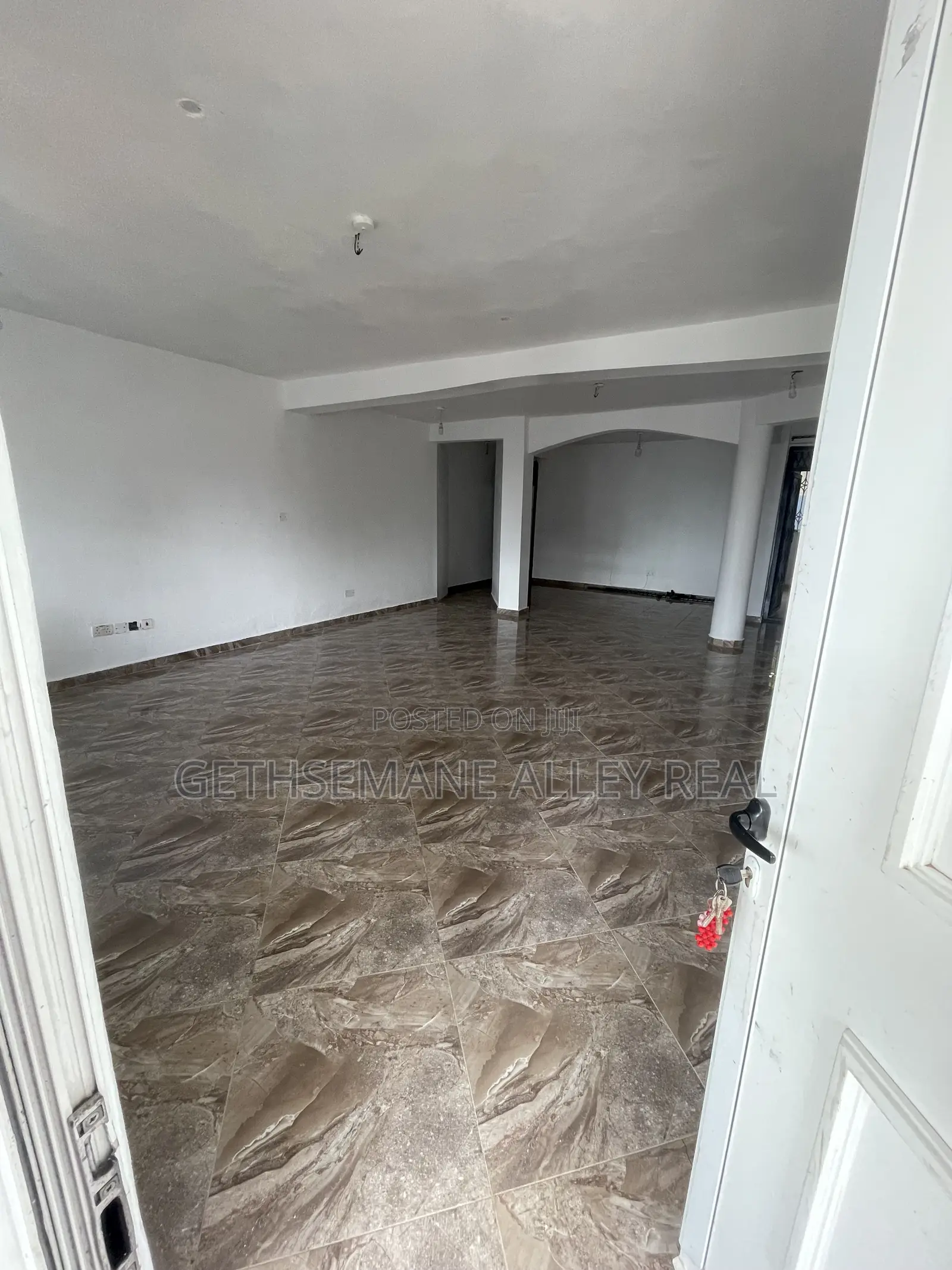 2bdrm Apartment in Broadcasting Top,, West Hills Mall Area for rent