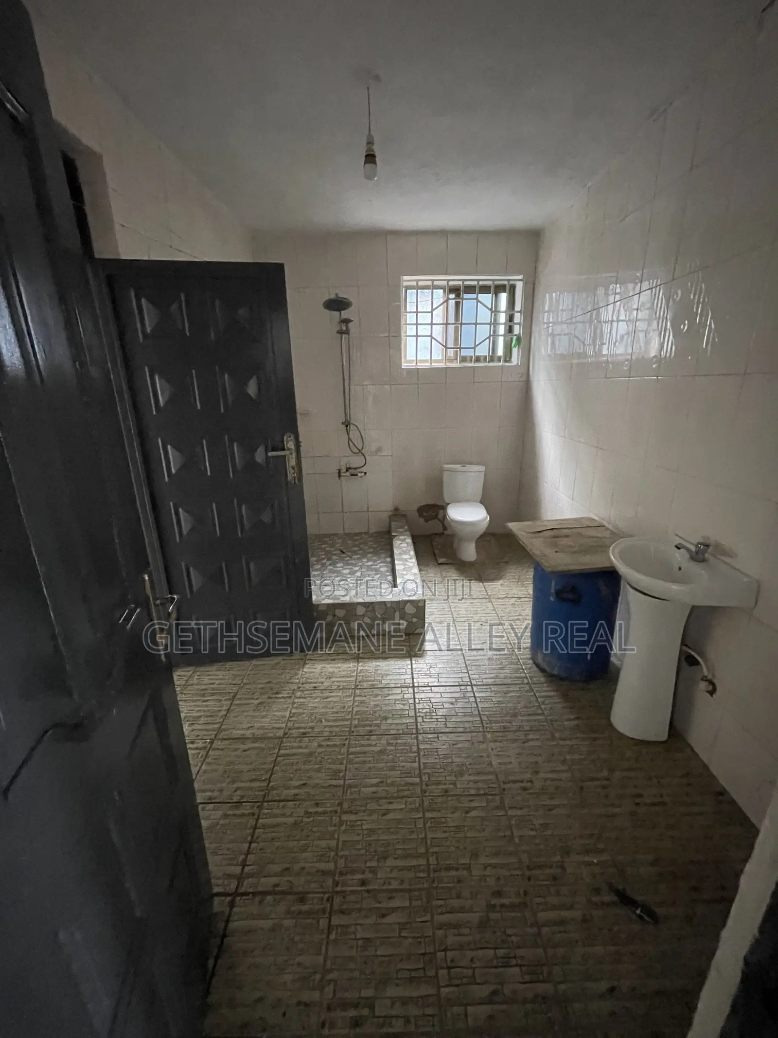 2bdrm Apartment in Broadcasting Top,, West Hills Mall Area for rent