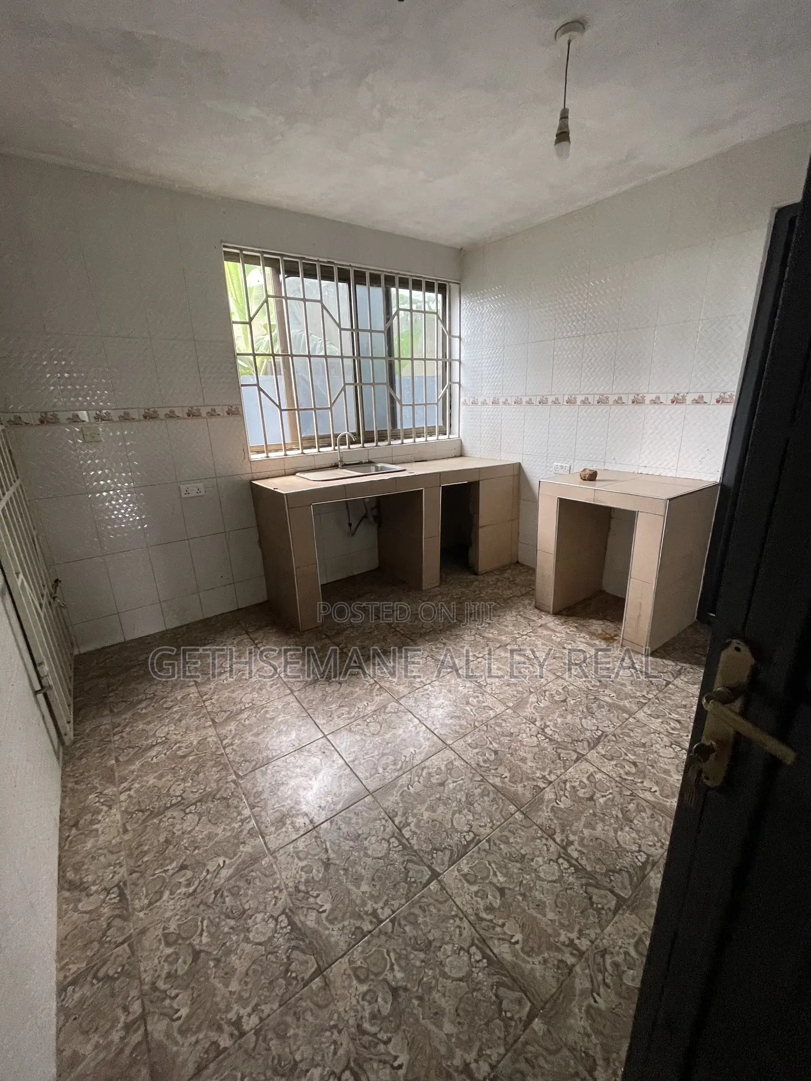 2bdrm Apartment in Broadcasting Top,, West Hills Mall Area for rent