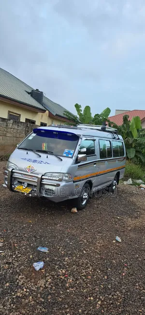 Hyundai H-100 2003 Silver