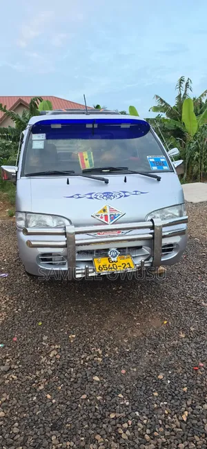 Hyundai H-100 2003 Silver