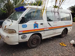Hyundai H-100 2001 White