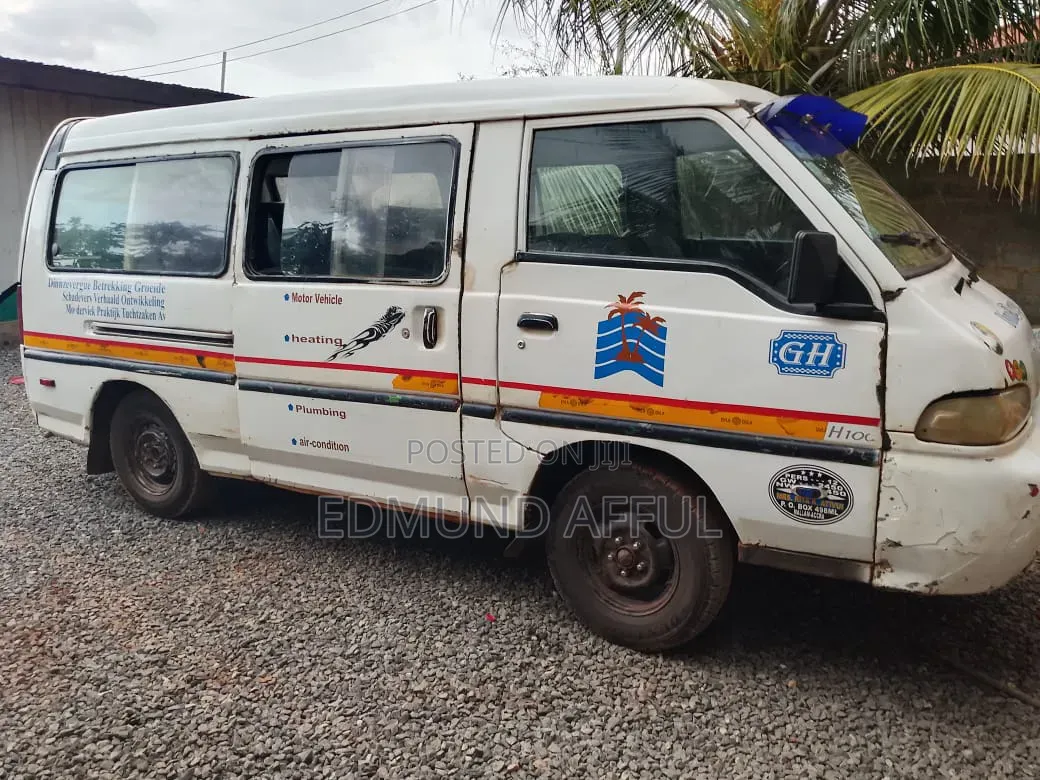 Hyundai H-100 2001 White