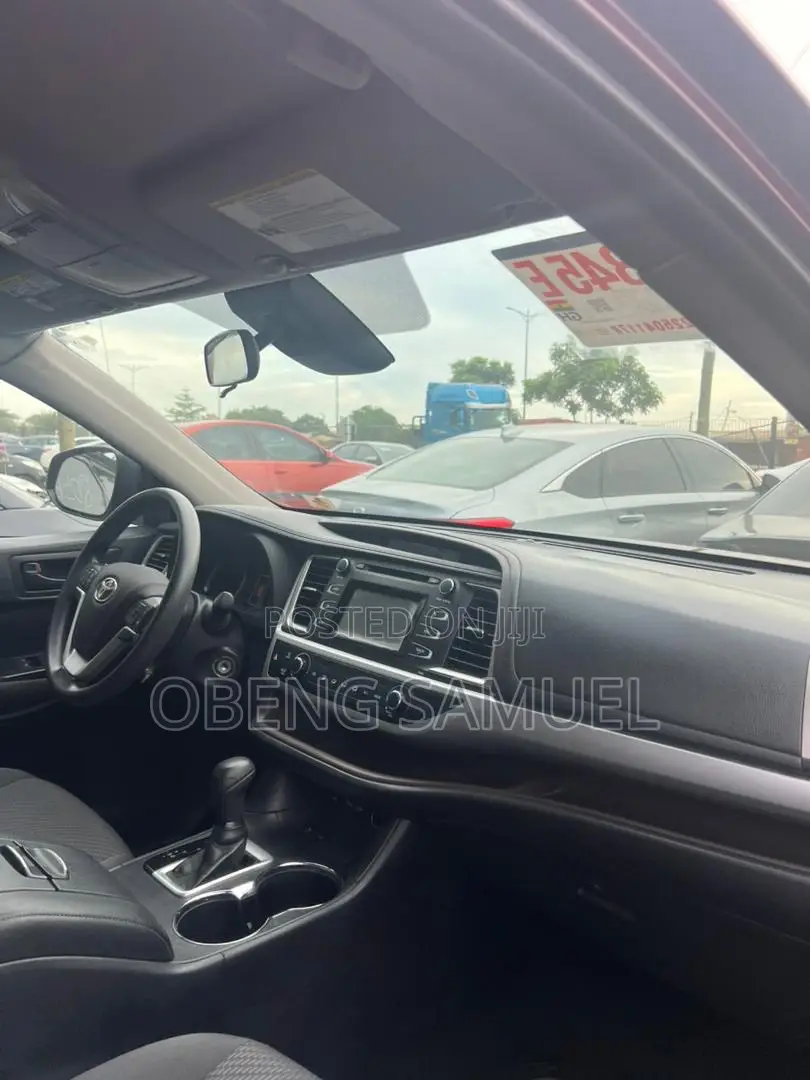 Toyota Highlander 2019 Brown