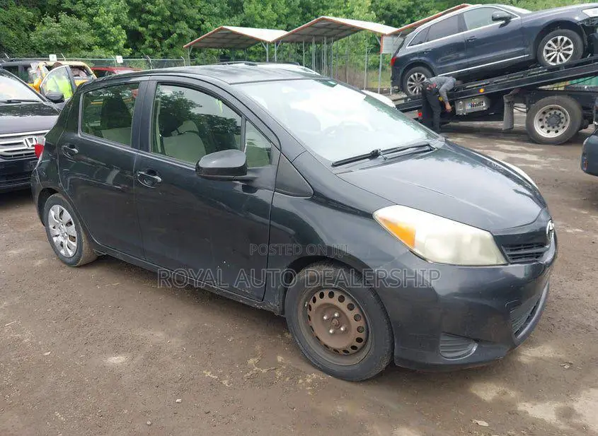 Toyota Yaris 2015 Black