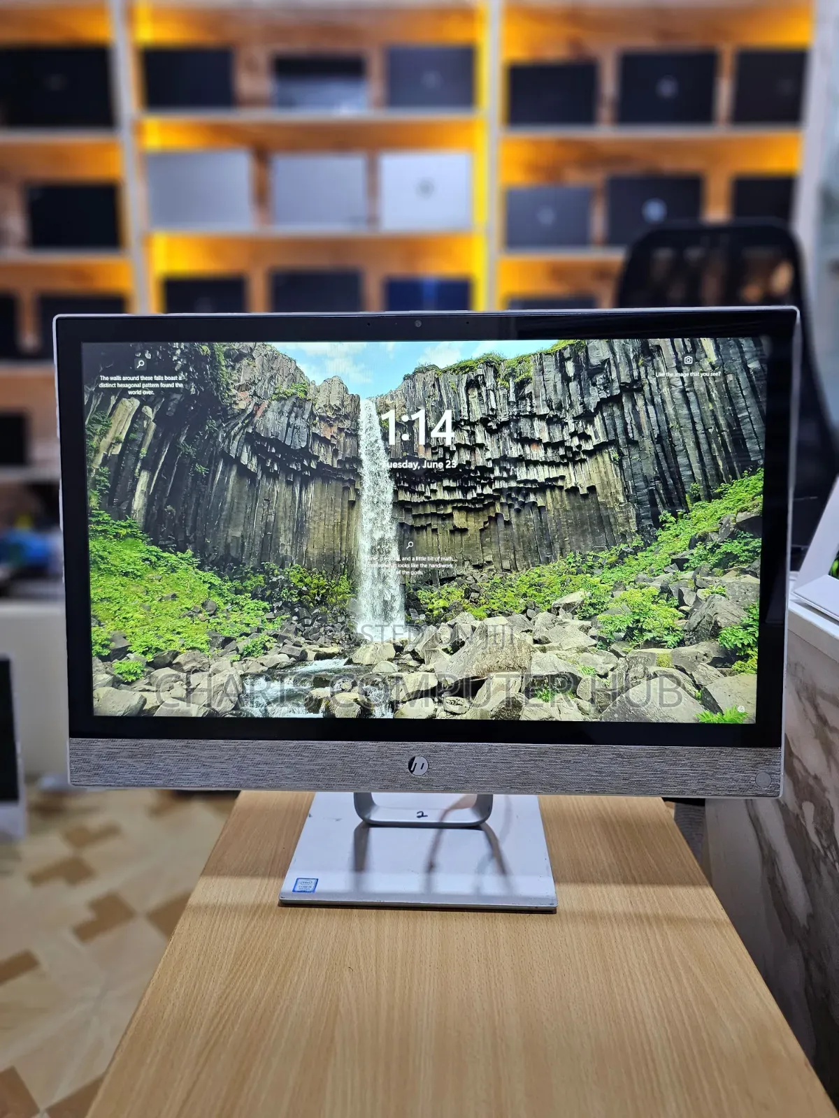 Desktop Computer HP Pavilion 24 8GB Intel Core i5 SSHD (Hybrid) 2T