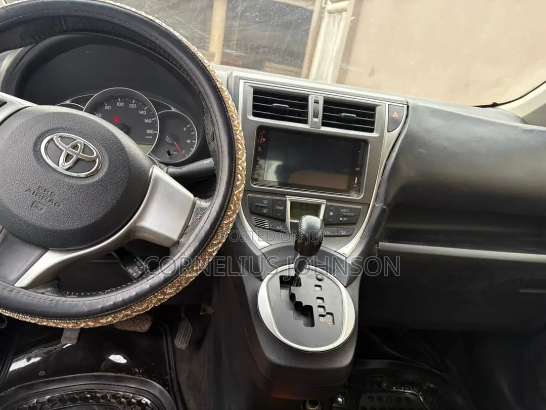 Toyota Ractis 2013 White