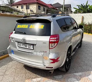 Toyota RAV4 2011 Silver