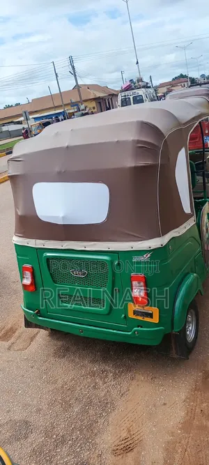 Bajaj RE 2025 Green