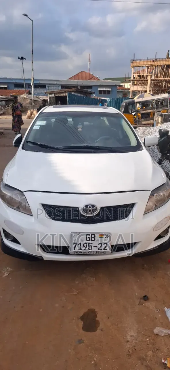 Toyota Corolla 2010 White