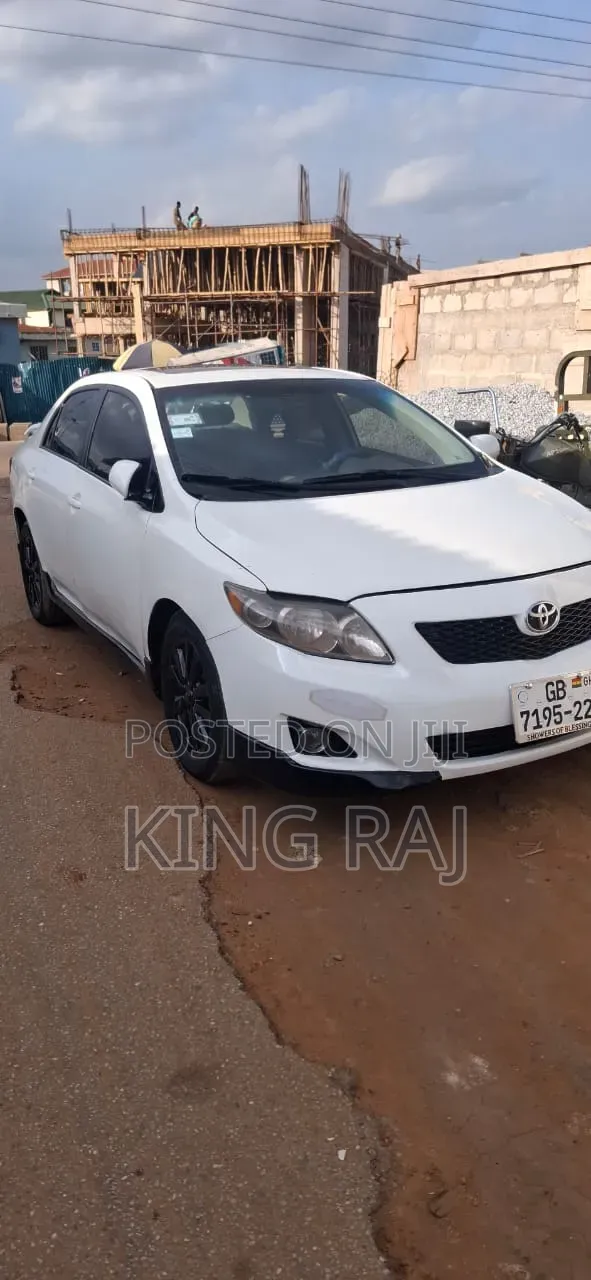 Toyota Corolla 2010 White