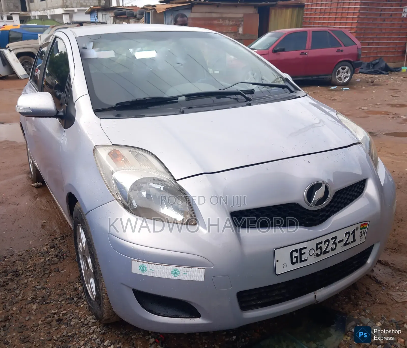 Toyota Vitz 2010 Silver