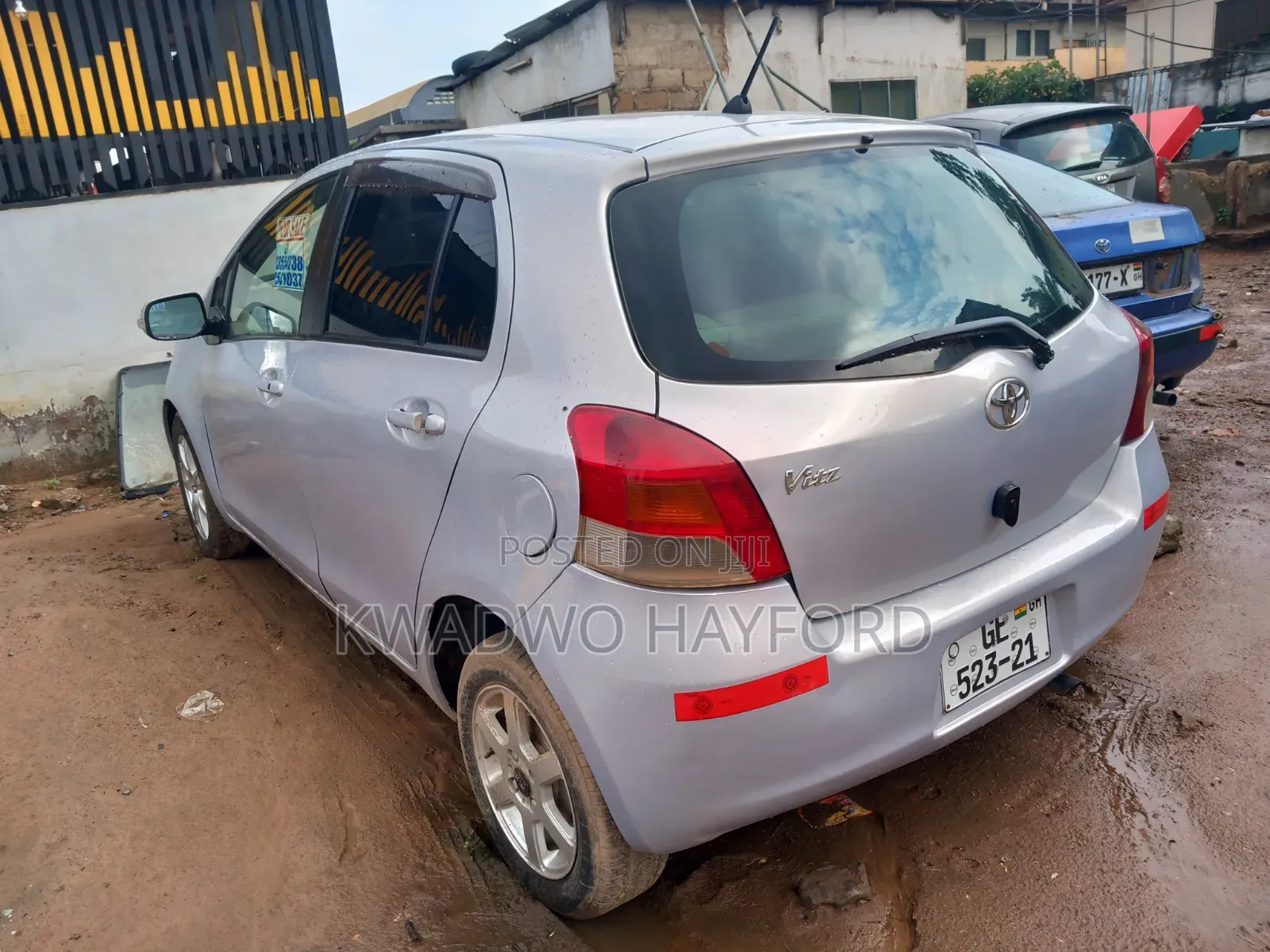 Toyota Vitz 2010 Silver