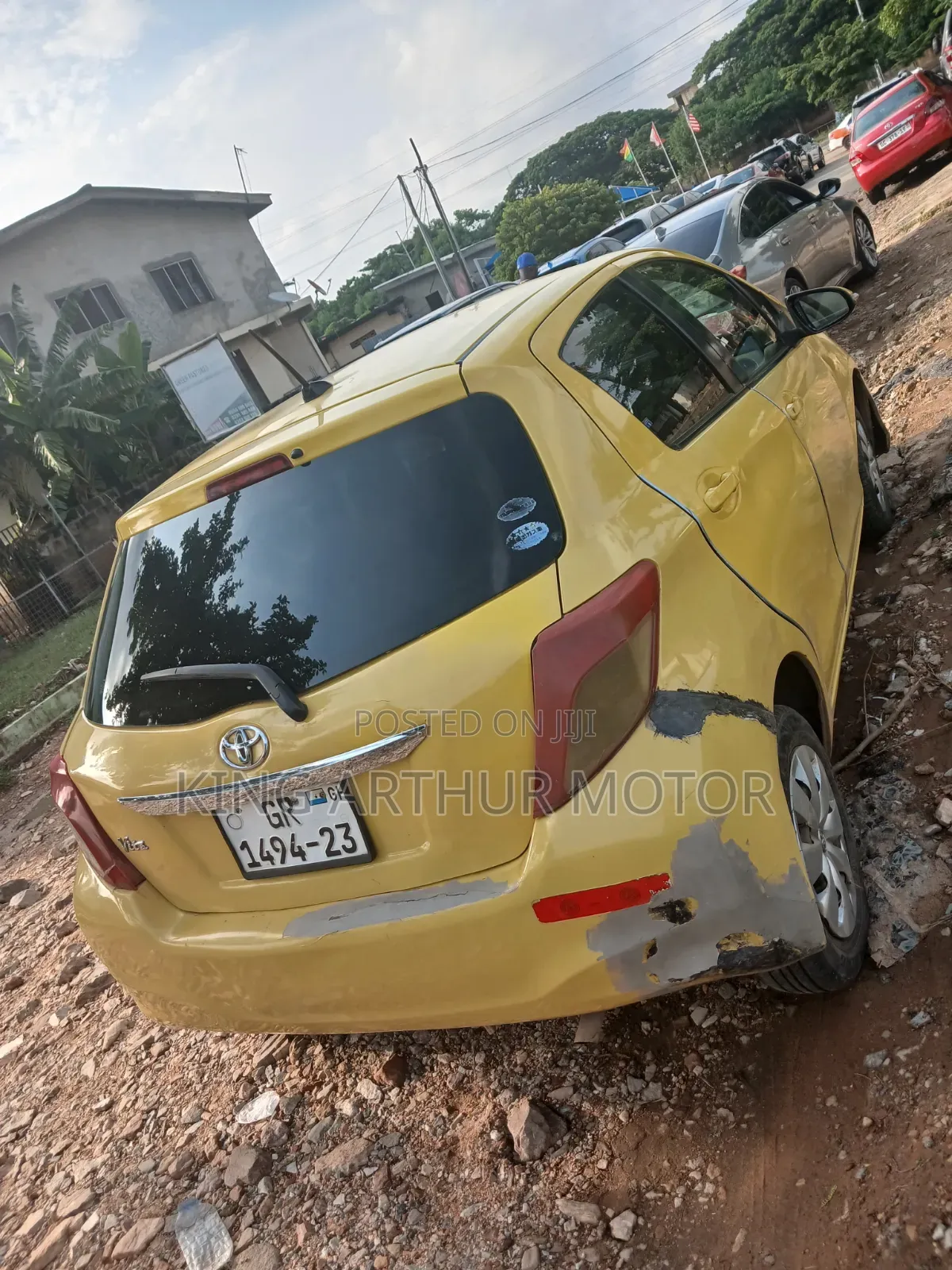 Toyota Vitz 2012 Yellow