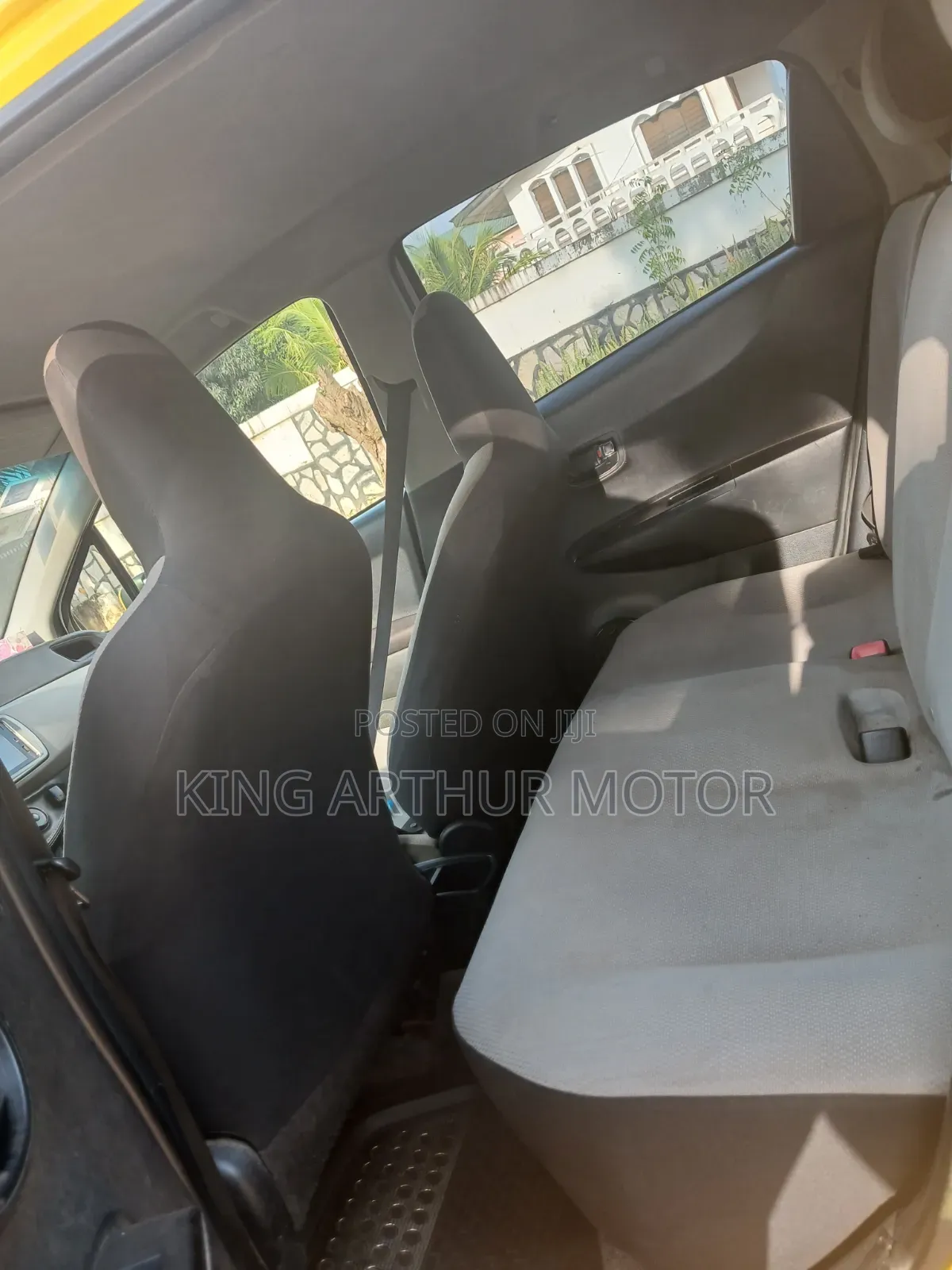 Toyota Vitz 2012 Yellow