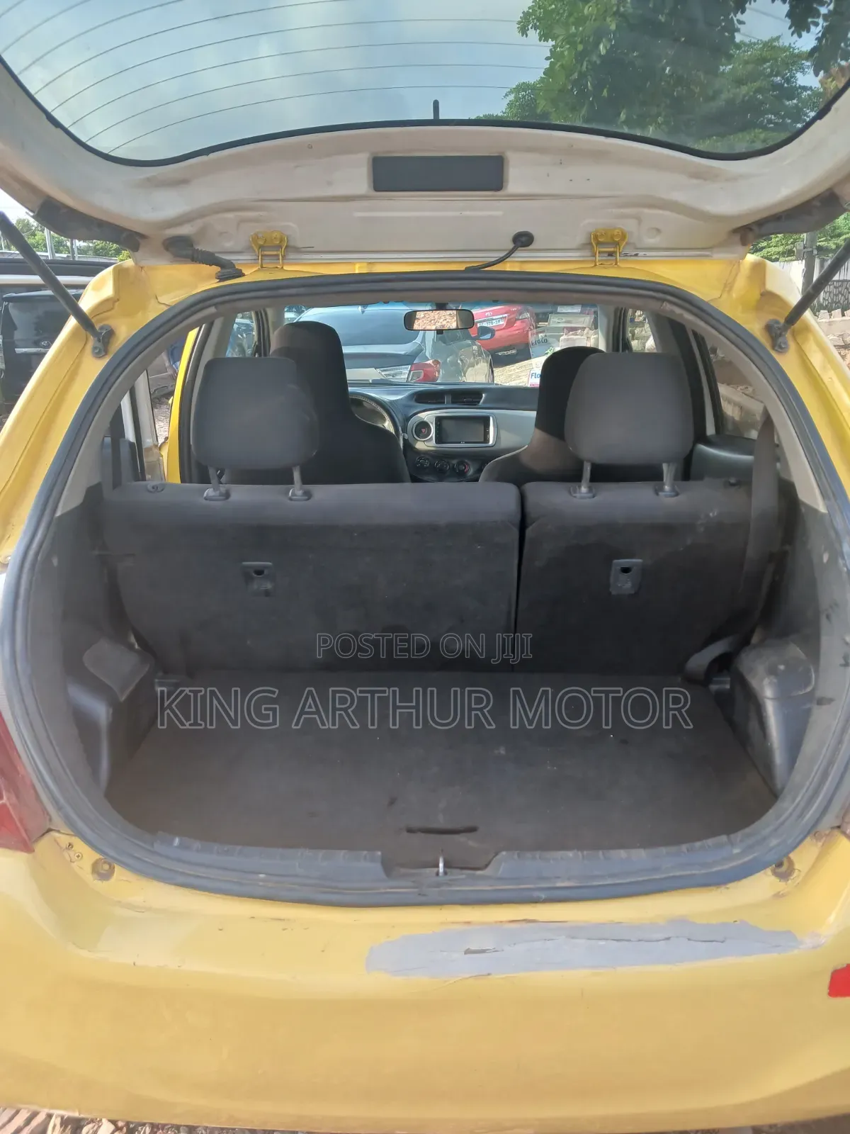 Toyota Vitz 2012 Yellow