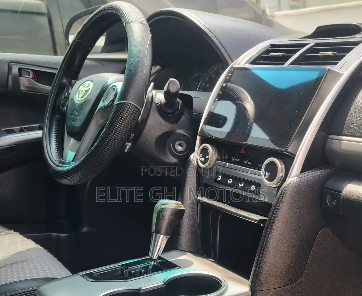 Toyota Camry SE 4dr Sedan (2.5L 4cyl 6A) 2014 Silver