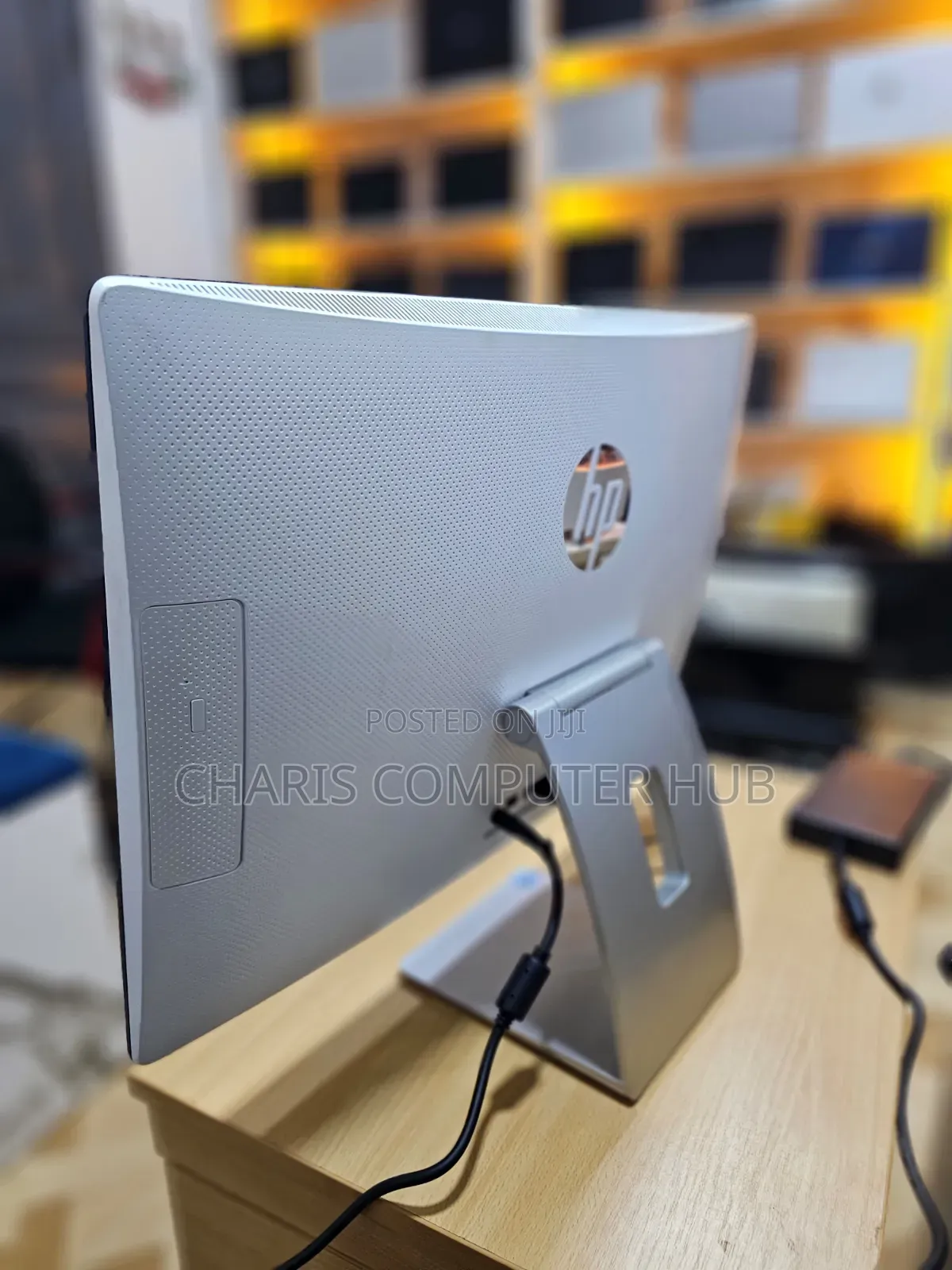 Desktop Computer HP Pavilion 27 8GB Intel Core i5 HDD 1T