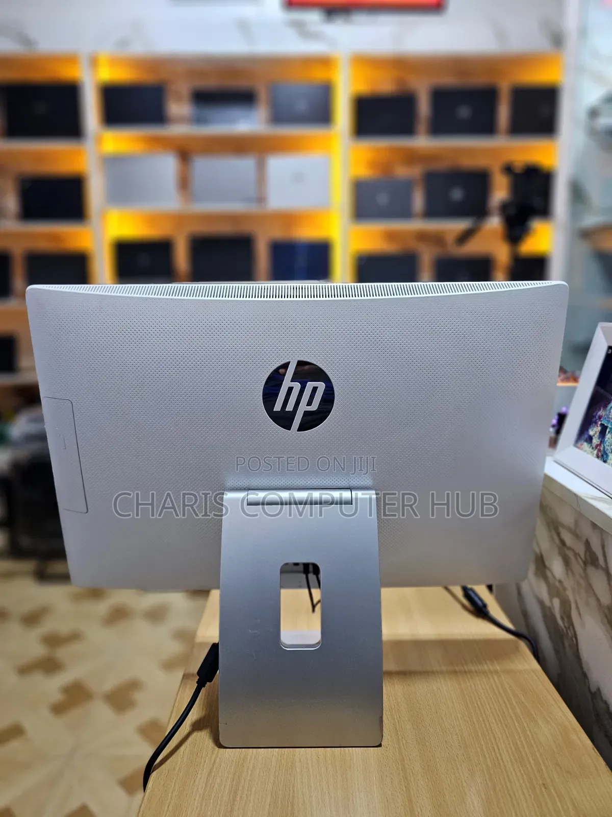 Desktop Computer HP Pavilion 27 8GB Intel Core i5 HDD 1T