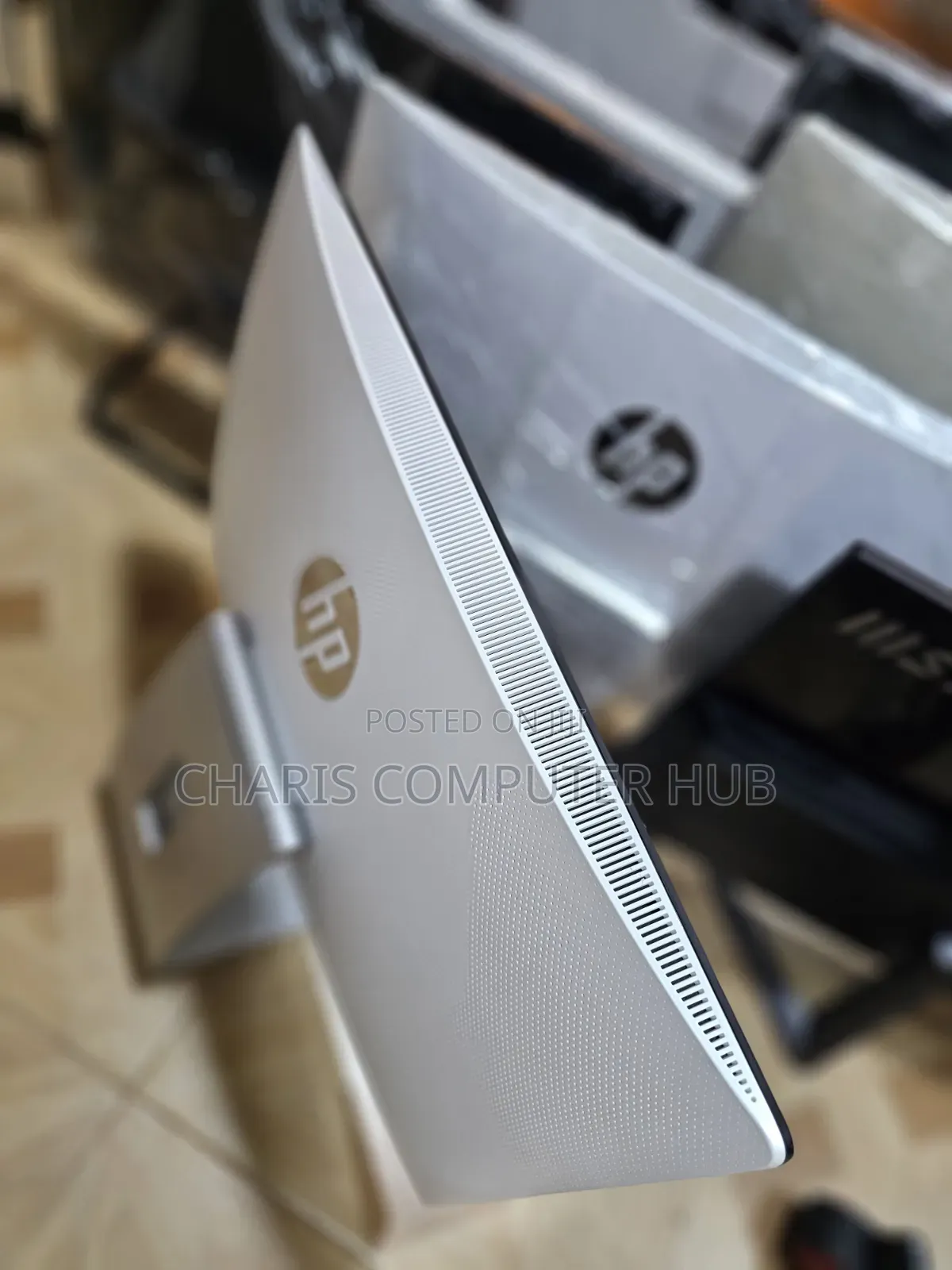 Desktop Computer HP Pavilion 27 8GB Intel Core i5 HDD 1T