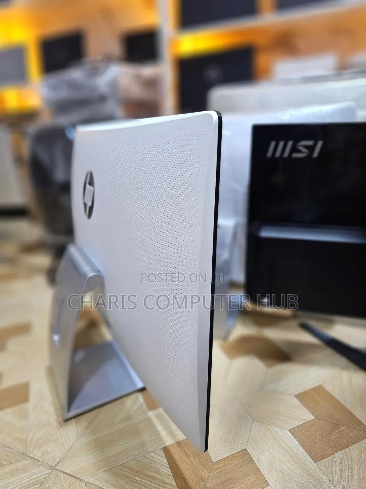 Desktop Computer HP Pavilion 27 8GB Intel Core i5 HDD 1T