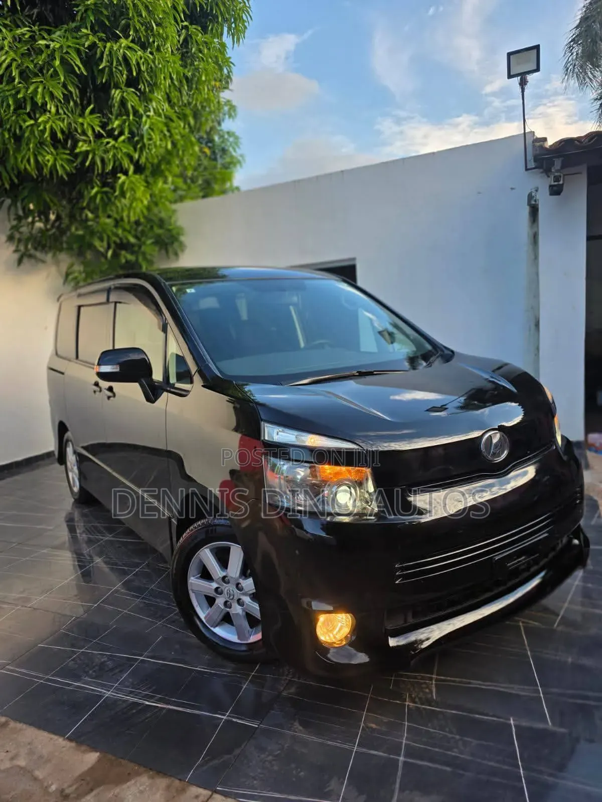 Toyota Voxy 2010 Black