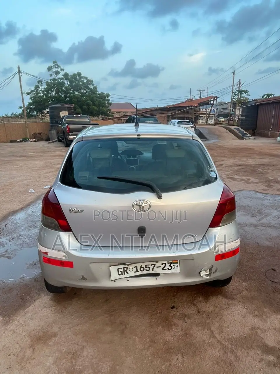 Toyota Vitz 2010 Silver