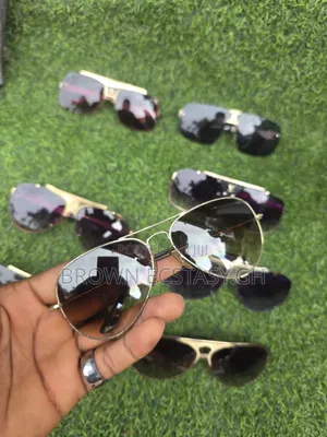 Designer Pre-Owned Sunglasses (Uk Used) Swipe for Close Ups