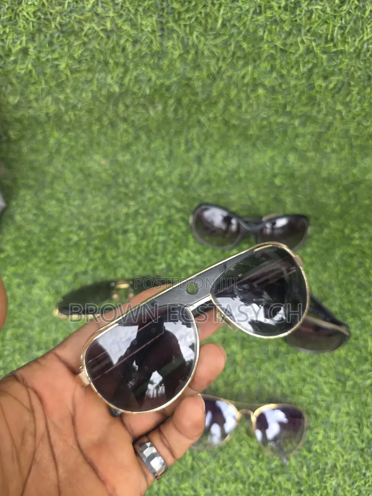 Us Used Sunglasses (Swipe for More)