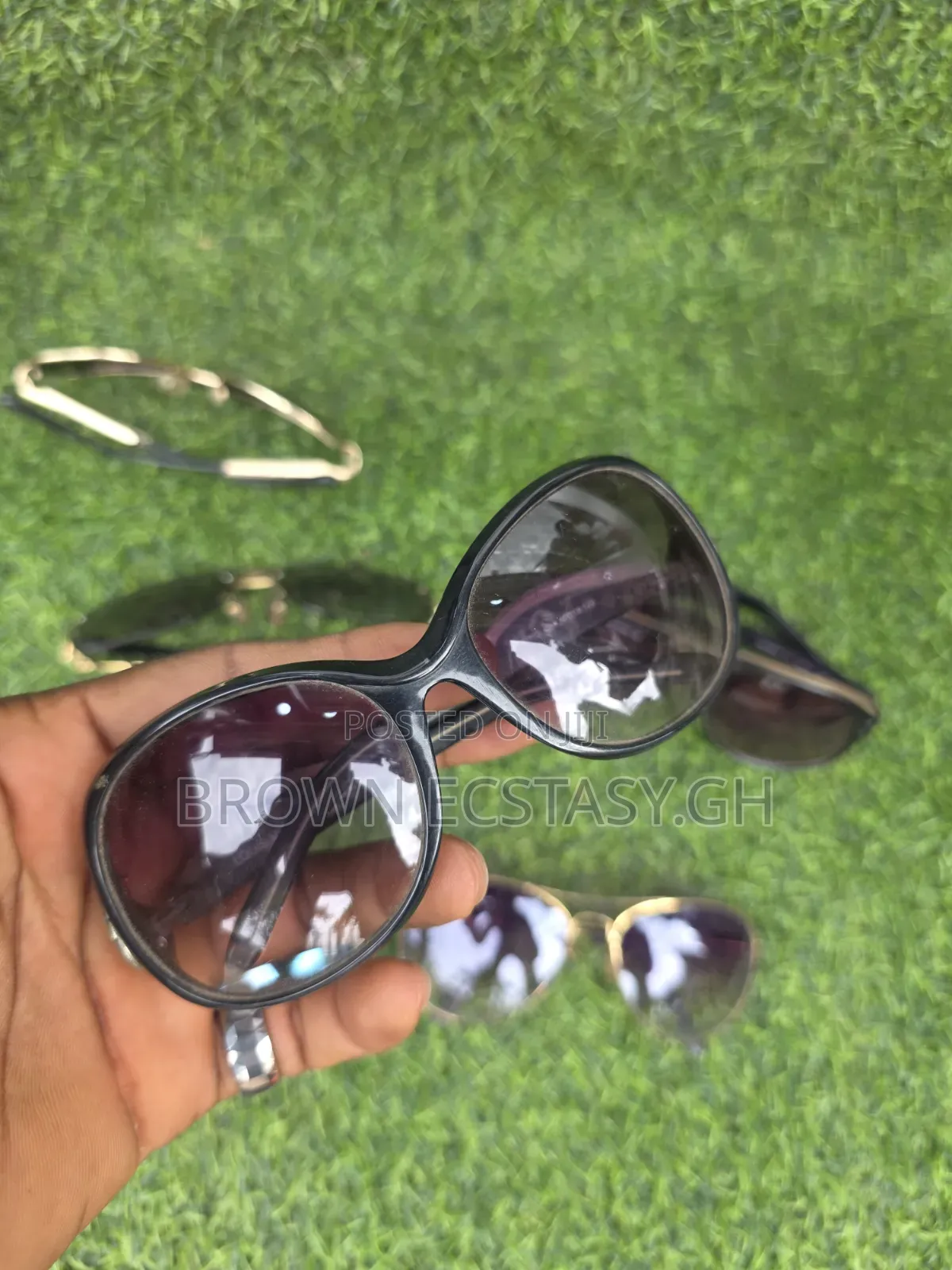 Us Used Sunglasses (Swipe for More)