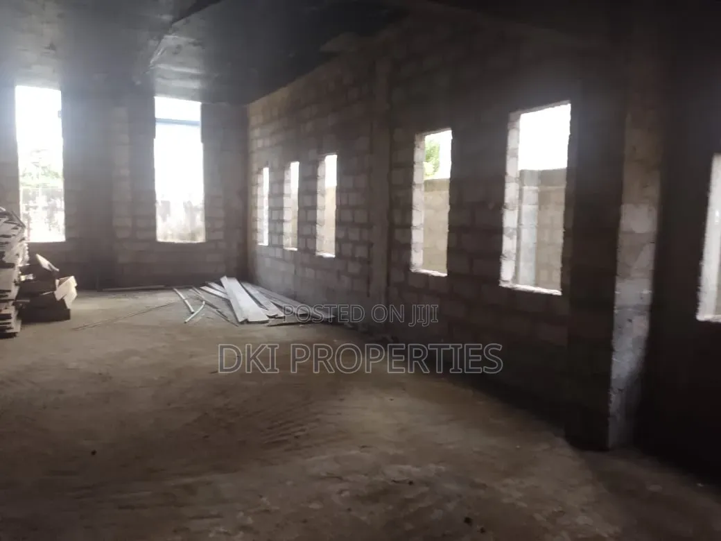 5bdrm House in Dki Properties, Frafraha for sale