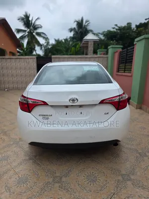 Toyota Corolla LE 4dr Sedan (1.8L 4cyl CVT) 2016 White