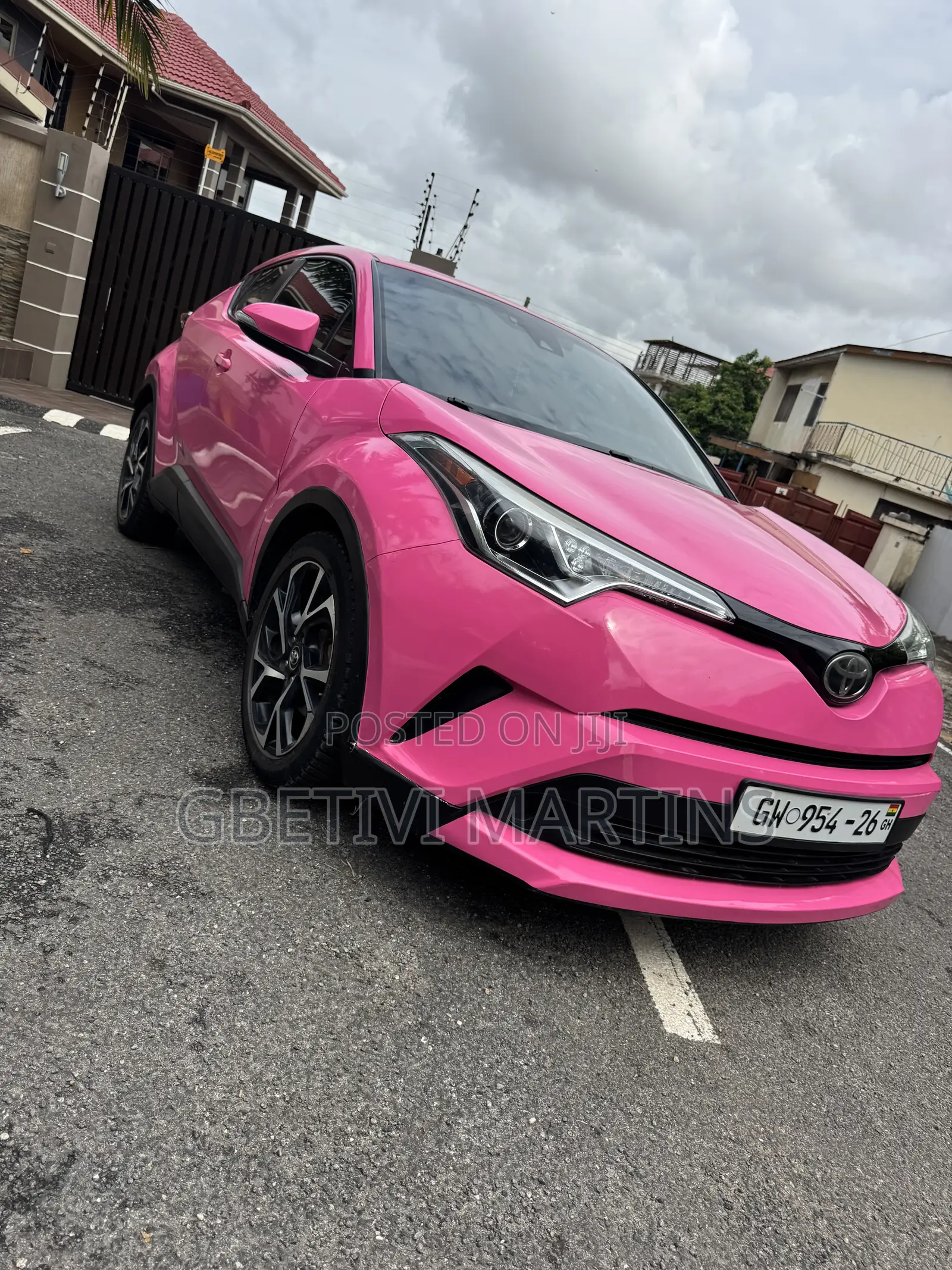 Toyota C-HR 2018 Pink