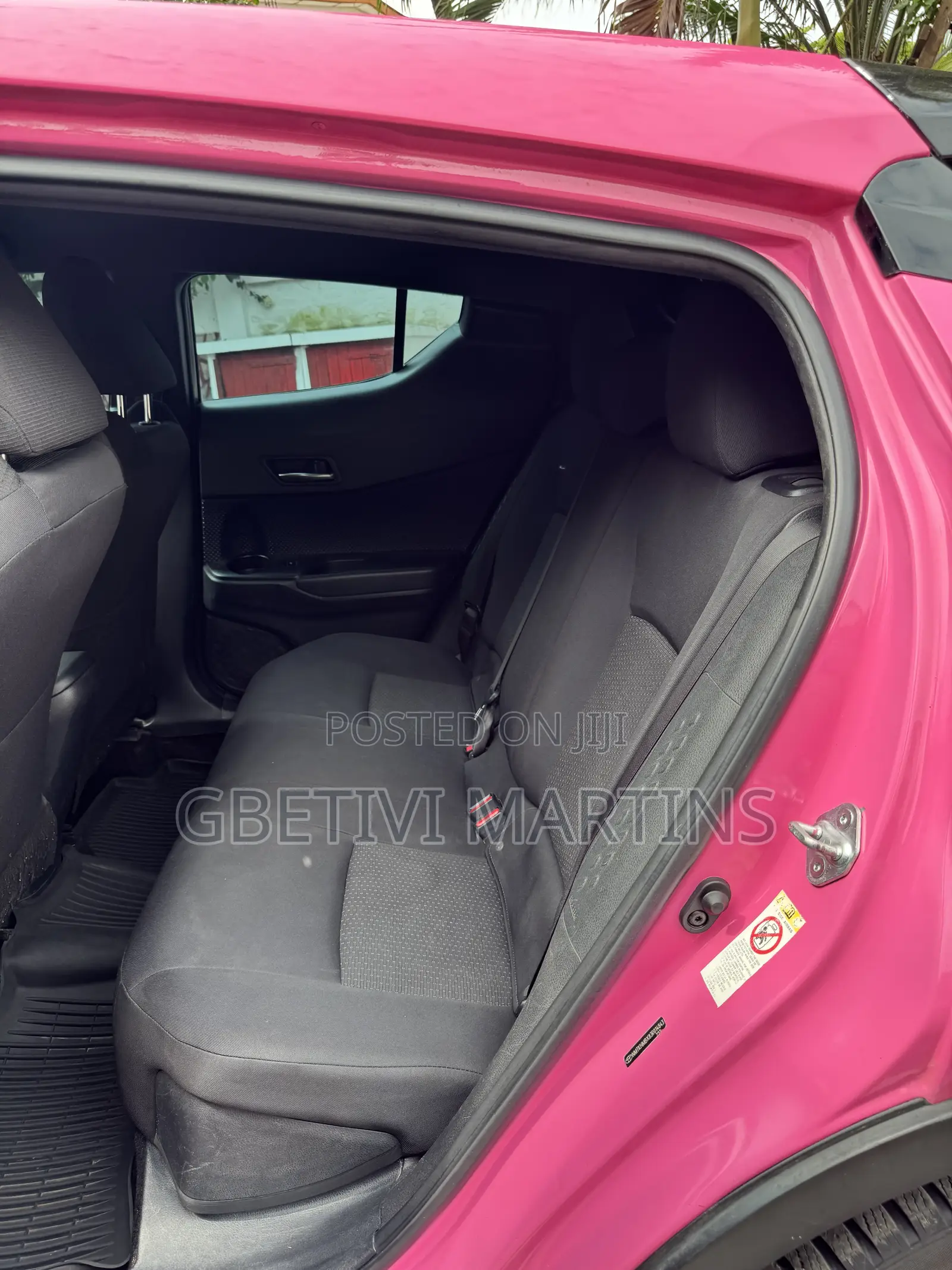 Toyota C-HR 2018 Pink
