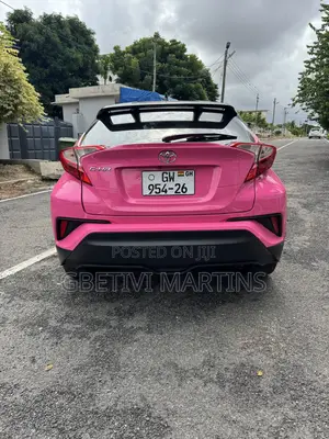 Toyota C-HR 2018 Pink