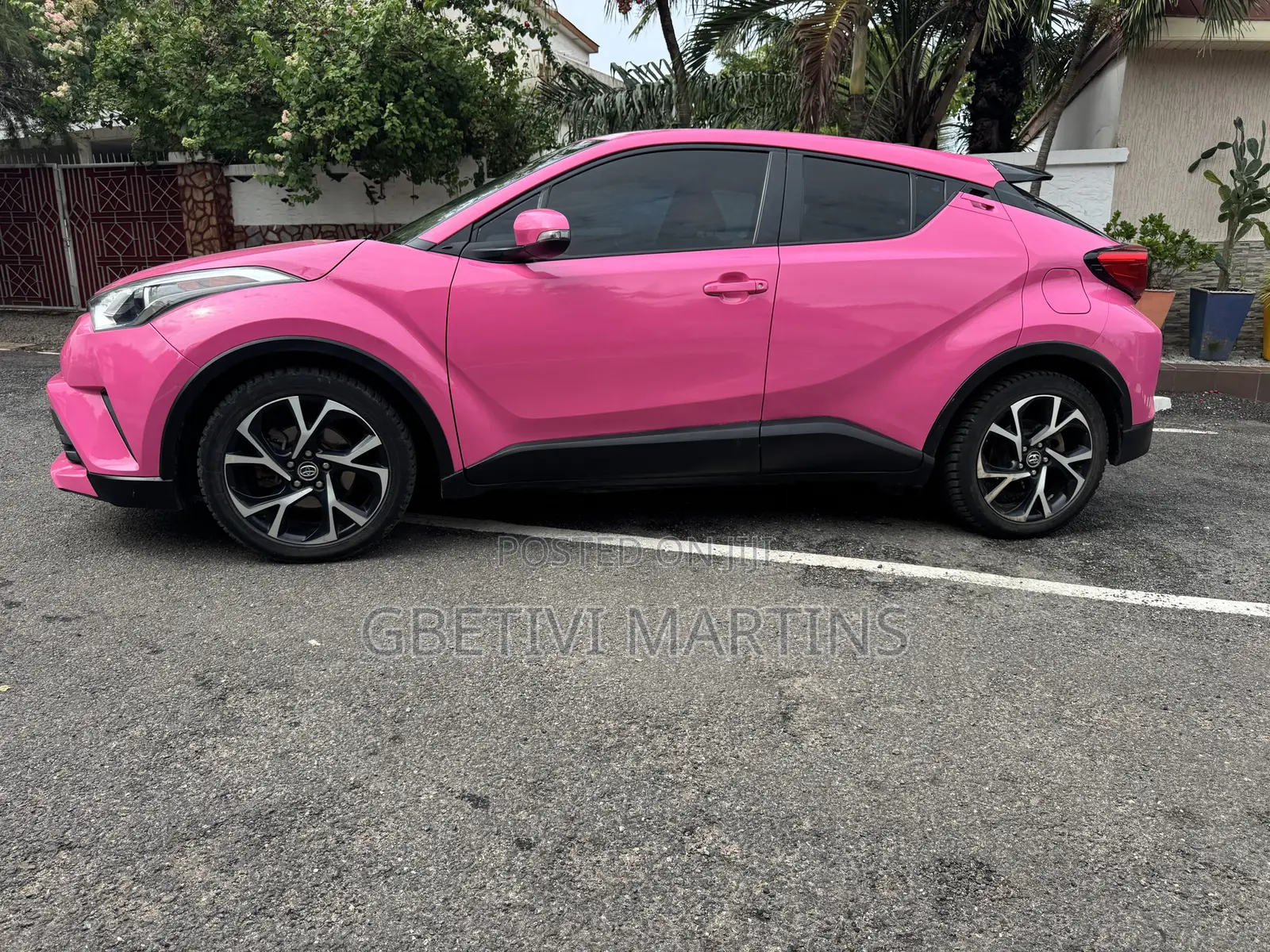 Toyota C-HR 2018 Pink