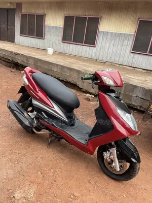 Yamaha 2015 Red