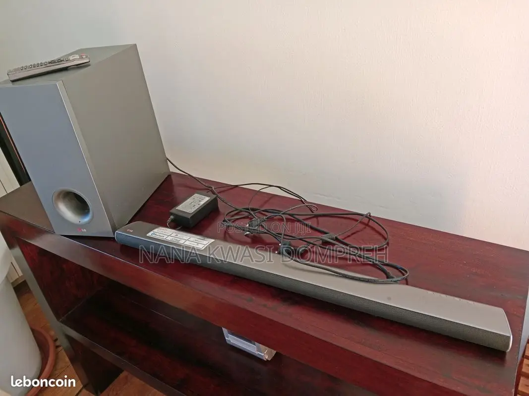 Lg Sound Bar and Woofer